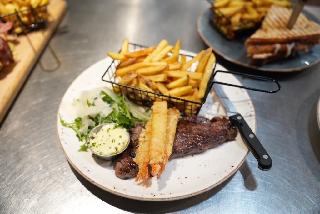 Steak, chips and salad plate