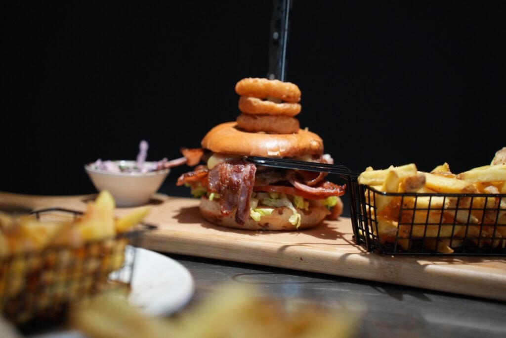 Burger board with chips
