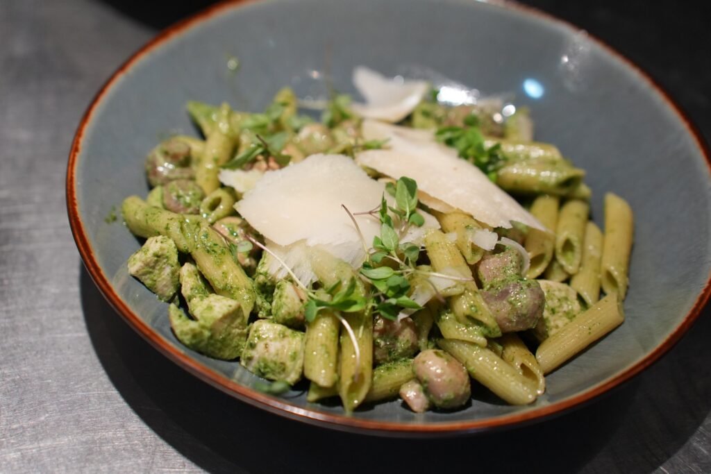 Pesto pasta bowl